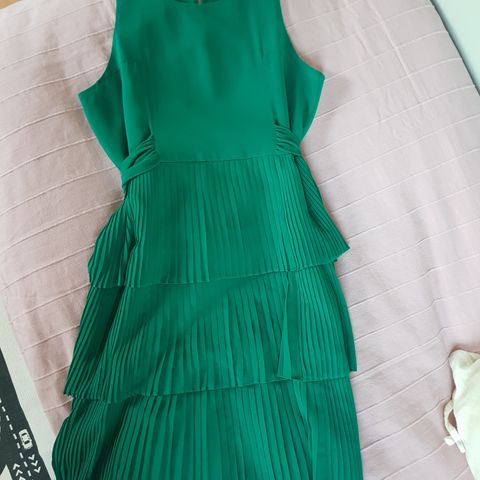 Nydelig, ubrukt kjole fra Zara str. S