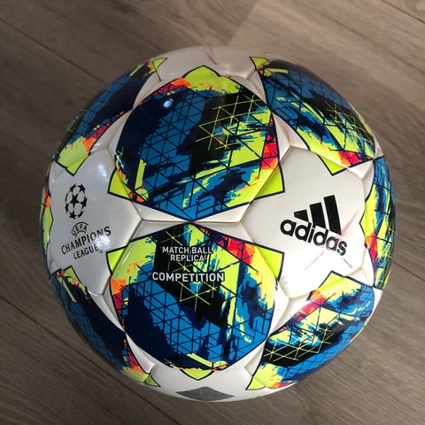 Adidas Champions League matchball