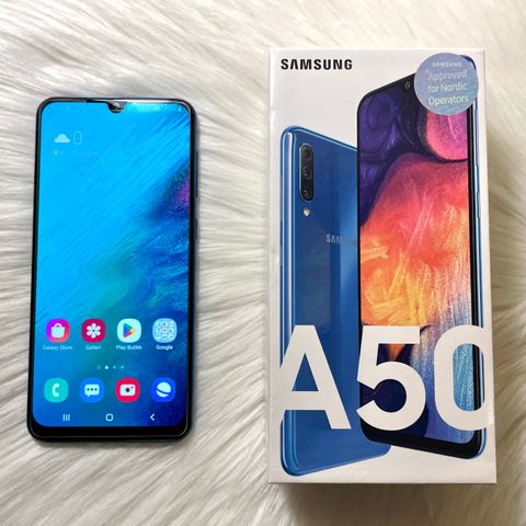 Samsung Galaxy A50 blå mobiltelefon