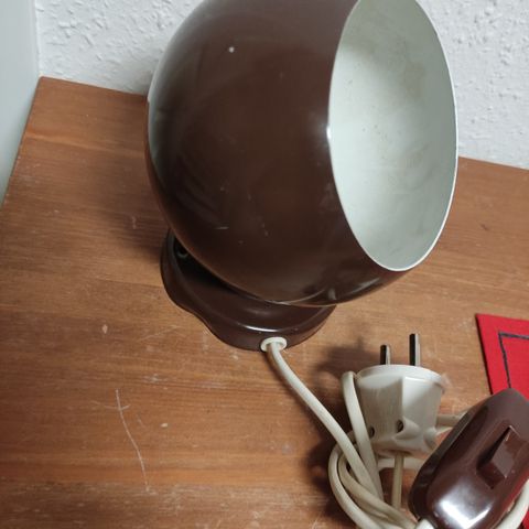 Dansk,retro kulelampe med magnet