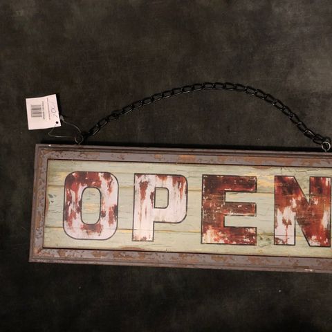 Treskilt fra country collection design «Open/closed»