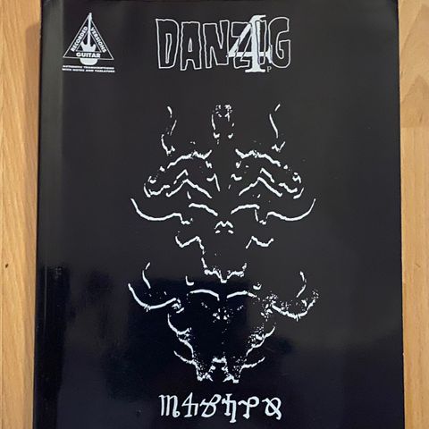 Danzig gitarbok, 250,-