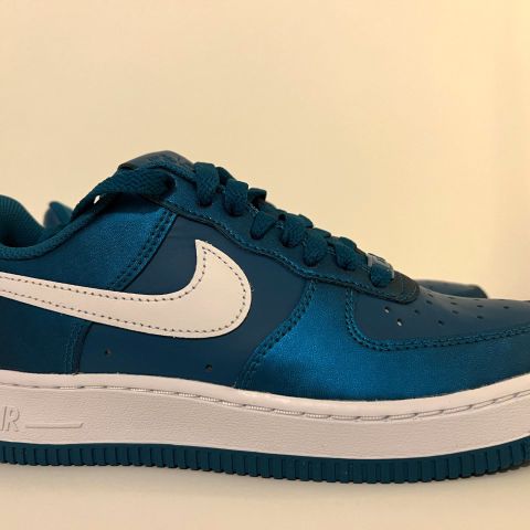 Nike Air Force 1 str. 37,5