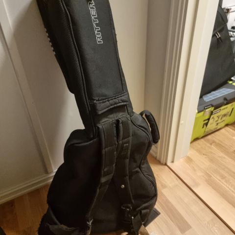 Gitar bag selges rimelig