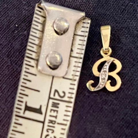 Gullanheng B med liten diamant 585