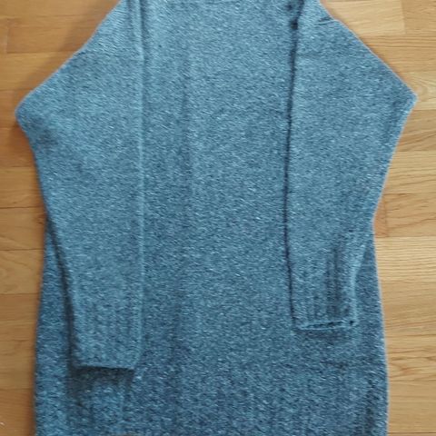 Lang genser  ,71 cm (hals i tillegg)ull/silk oa.