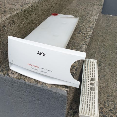Vannbeholder og lofilter til AEG Lavatherm 6000 series tørketrommel