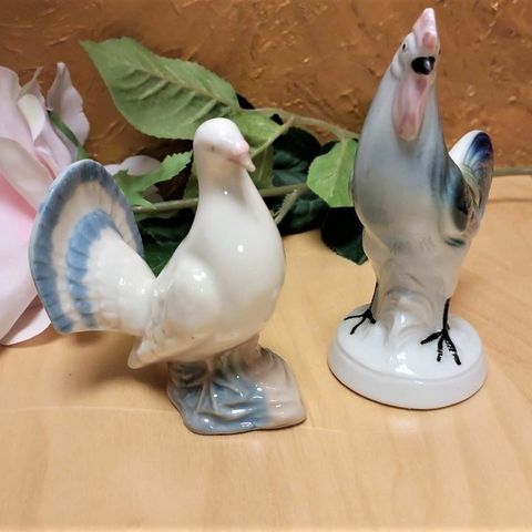 Skulpturer. due og hane