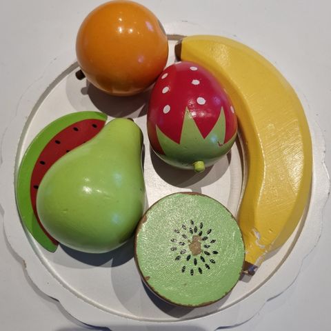 Leker fruktfat i tre
