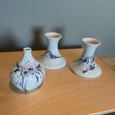 Lysestaker og liten vase