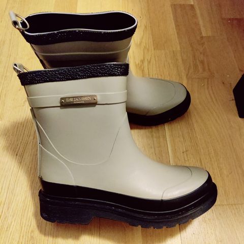 Boots for rain and winter