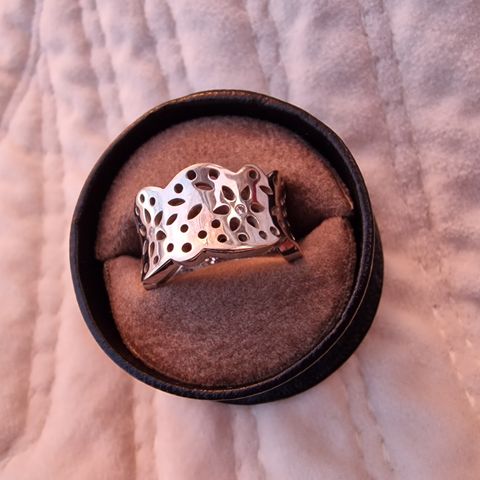 Lynggaard Lace ring i hvitt gull med diamanter, medium