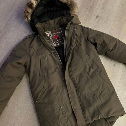 moose knuckles stirling parka