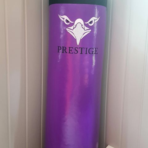 Profesjonell boksesekk lilla 120x35cm – 32kg Prestige – maskin fylt