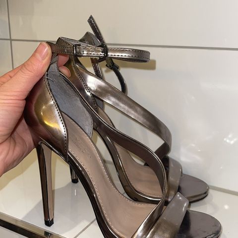 Kurt Geiger Carvela