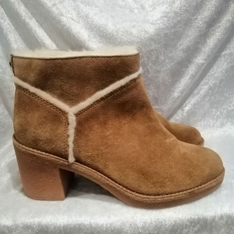 Helt nye UGG  Kasen Chestnut 600 kr med frakt