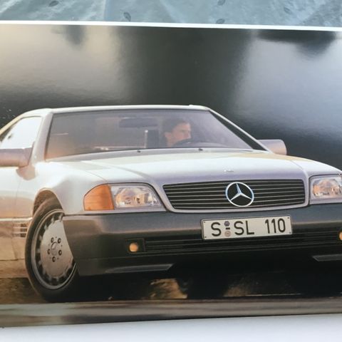 Bilbrosjyre av Mercedes SL 1990 modell