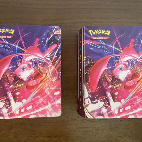 2 Pokemon binder tilsammen for 50kr