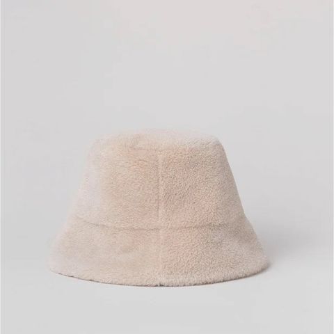 FWWS - Mamsen Teddy kremhvit hatt selges til redusert pris. ALDRI BRUKT.