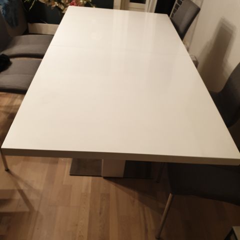 Annonsebilde