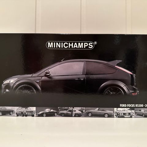 1:18 Ford Focus RS500 Minichamps