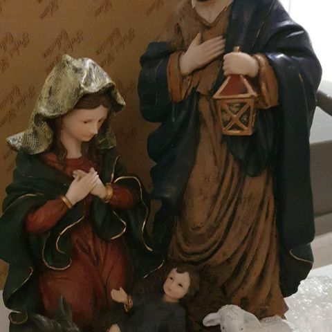 Josef, Maria og Jesusbarnet 35cm høy