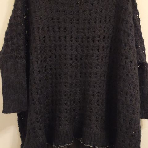 Poncho med ermer str. M / L / XL