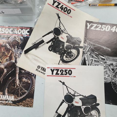 Yamaha YZ 250 400 70 tallet mc brosjyrer