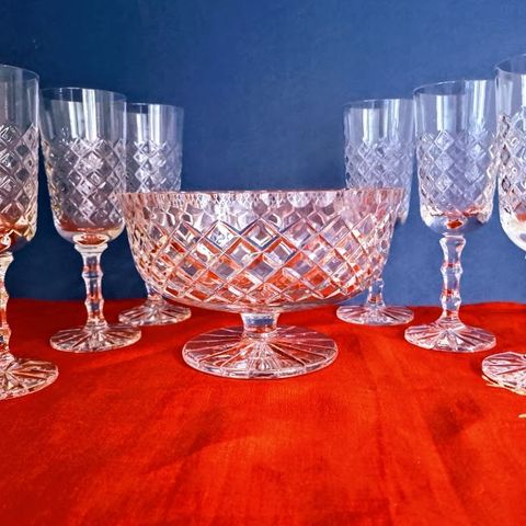 6 stk krystall glass og krystal bolle. Pris fra kr.150