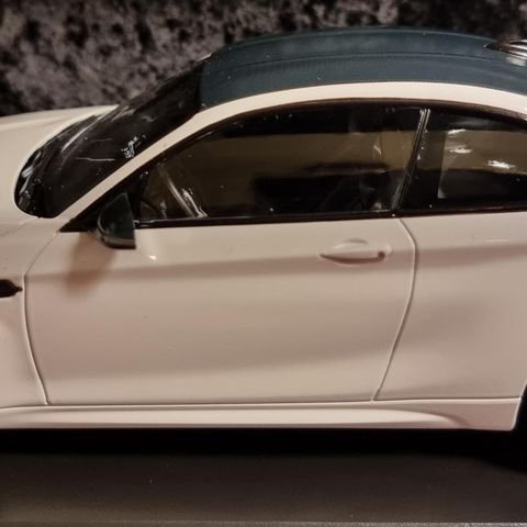 BMW M2 1:18