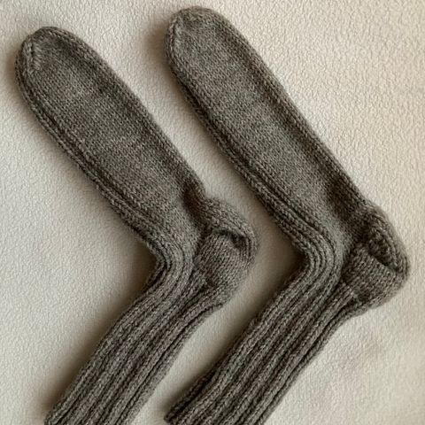Hjemmestrikkede/håndstrikkede ullsokker/sokker/strømper