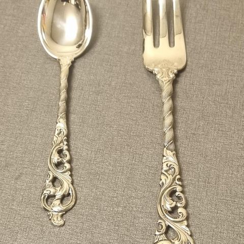 Dobbel rokokko sølv teskje og gaffel