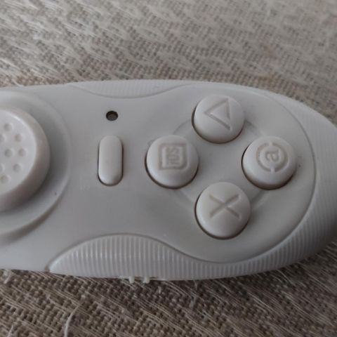 GamePad, hvit farge