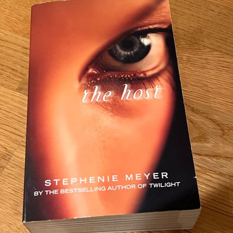 The host - engelsk pocketbok av Stephanie Meyer