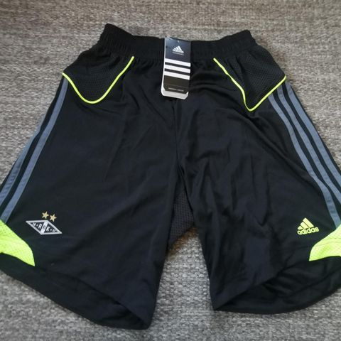 Supporterutstryr Rosenborg BK, nye shorts fra Adidas str 176