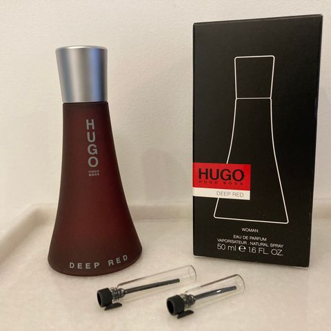 Hugo Boss - Deep Red. Dekanter / parfymeprøve