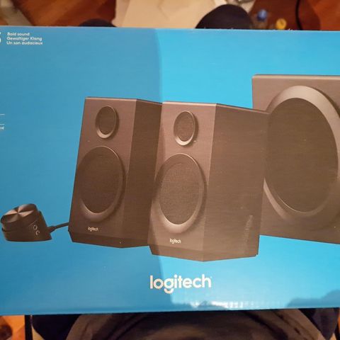 Logitech Z333 høytaleranlegg med basshøytaler
