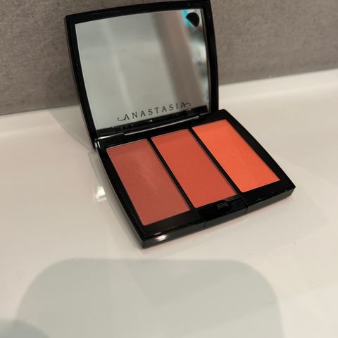 Anastasia Beverly Hills rouge - Peachy trio