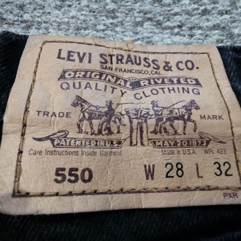 Vintage Levis 550 sort denim W28/L32