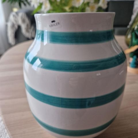 Kahler omaggio grønn/ hvit vase 20 cm.