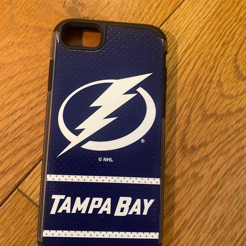 Meget pent brukt Tampa Bay deksel i god kvalitet til iPhone S