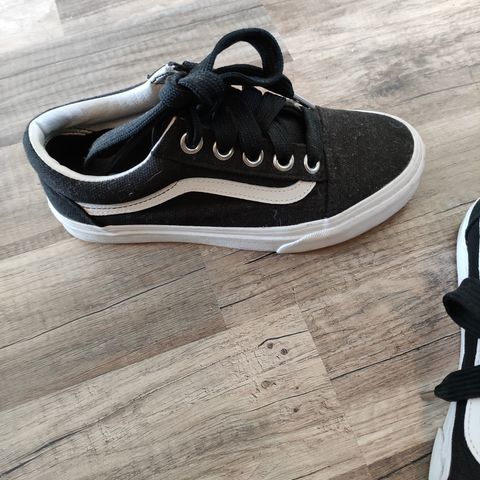 Vans Old Skool i strl 36,5