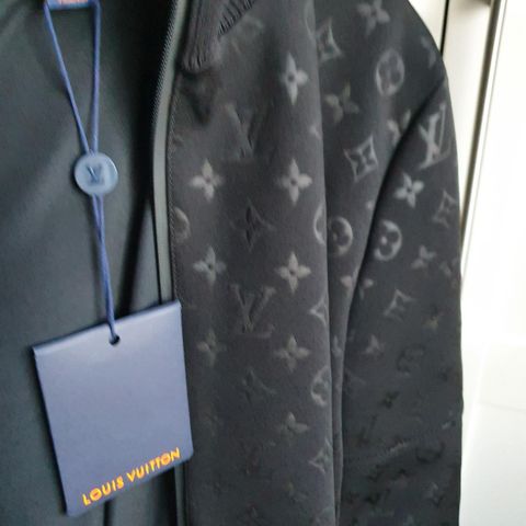 Veldig stilig Louis Vuitton sporty unisex jakke str 38