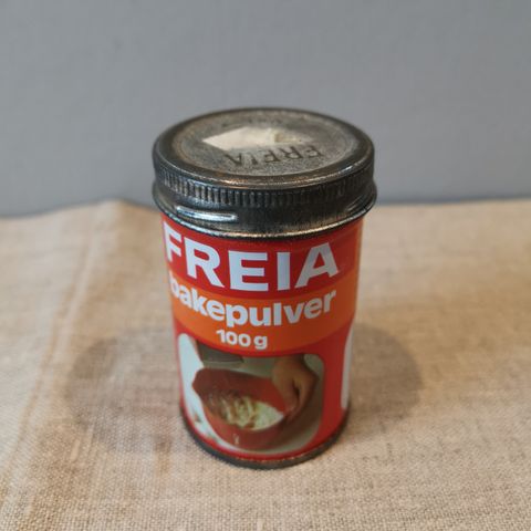 Boks for Freia bakepulver 100 g av eldre dato