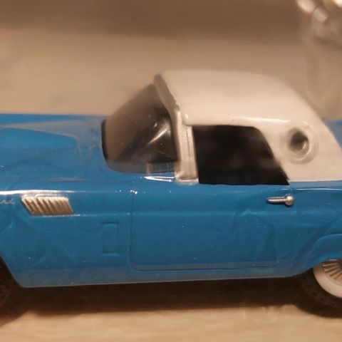 ERTL 2802 Ford Thunderbird 1957