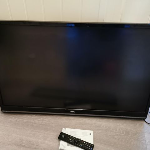 JVC 46 TOMMERS FULL HD LED TV MED VEGGFESTE