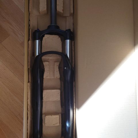 SR Suntour XCM32 100mm