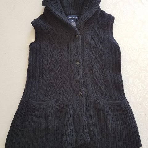 Flettestrikket ull: Ralph Lauren vest flettestrikk