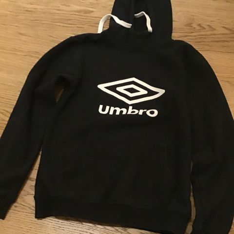 Umbro Hettegenser  i str XS