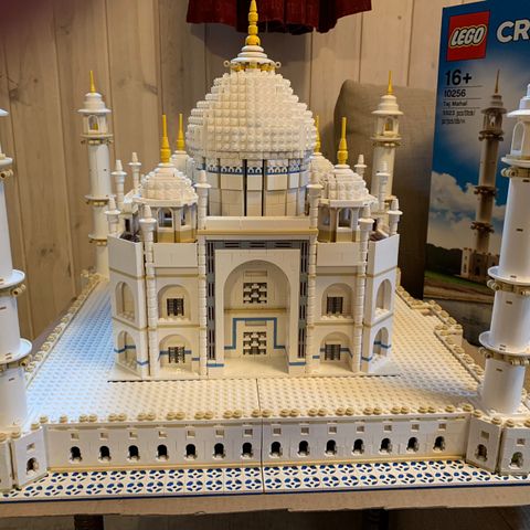 Lego Creator Taj Mahal 10256